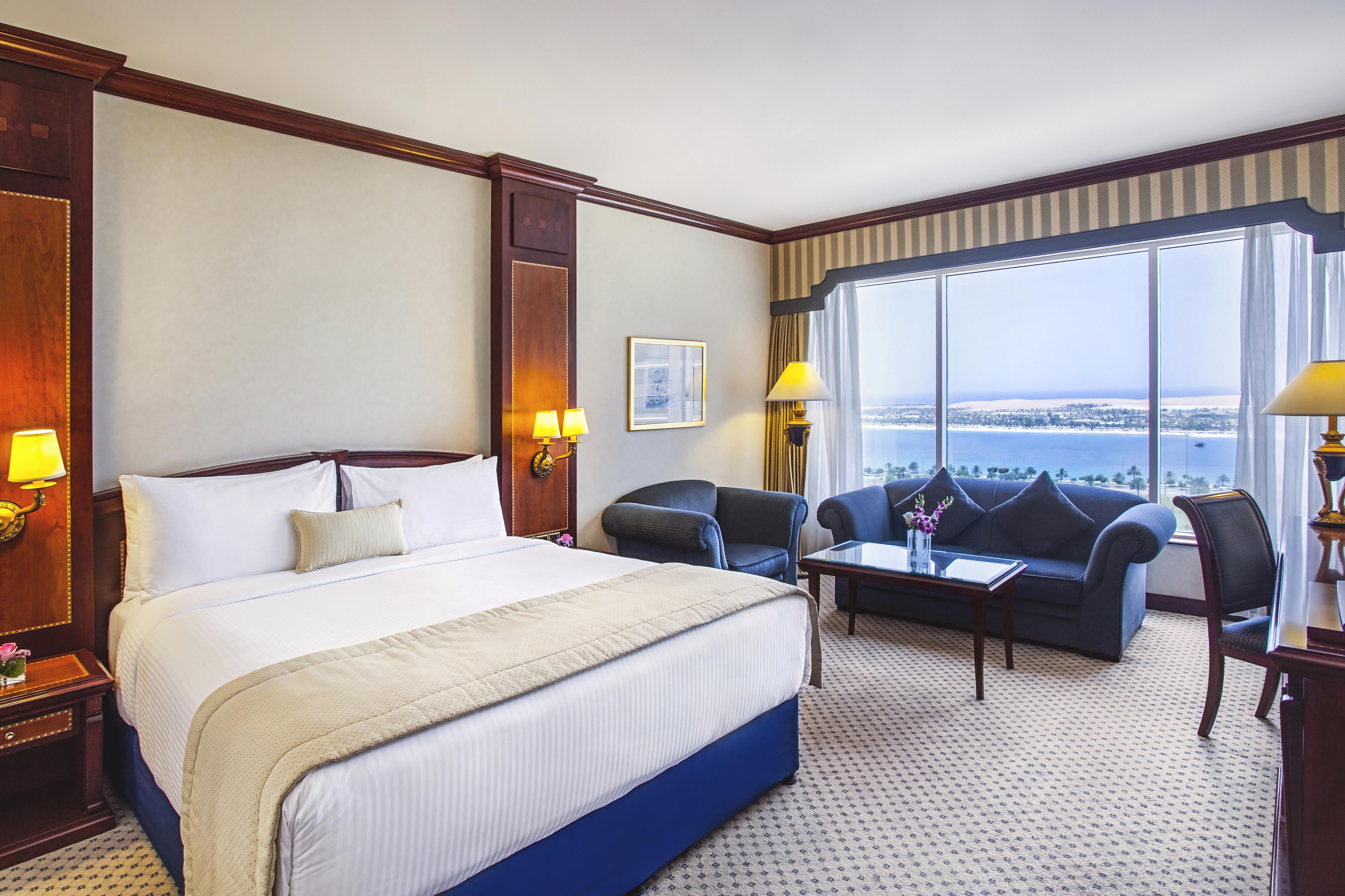 Corniche Hotel Abu Dhabi Esterno foto A room at the Hilton Alexandria Plaza