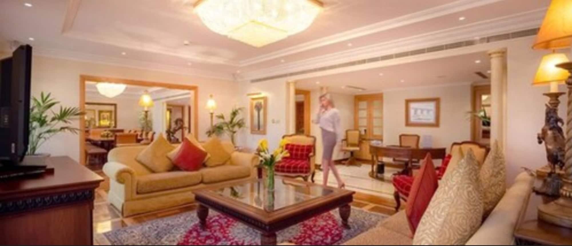 Corniche Hotel Abu Dhabi Esterno foto A suite at the Taj Mahal Palace, Mumbai