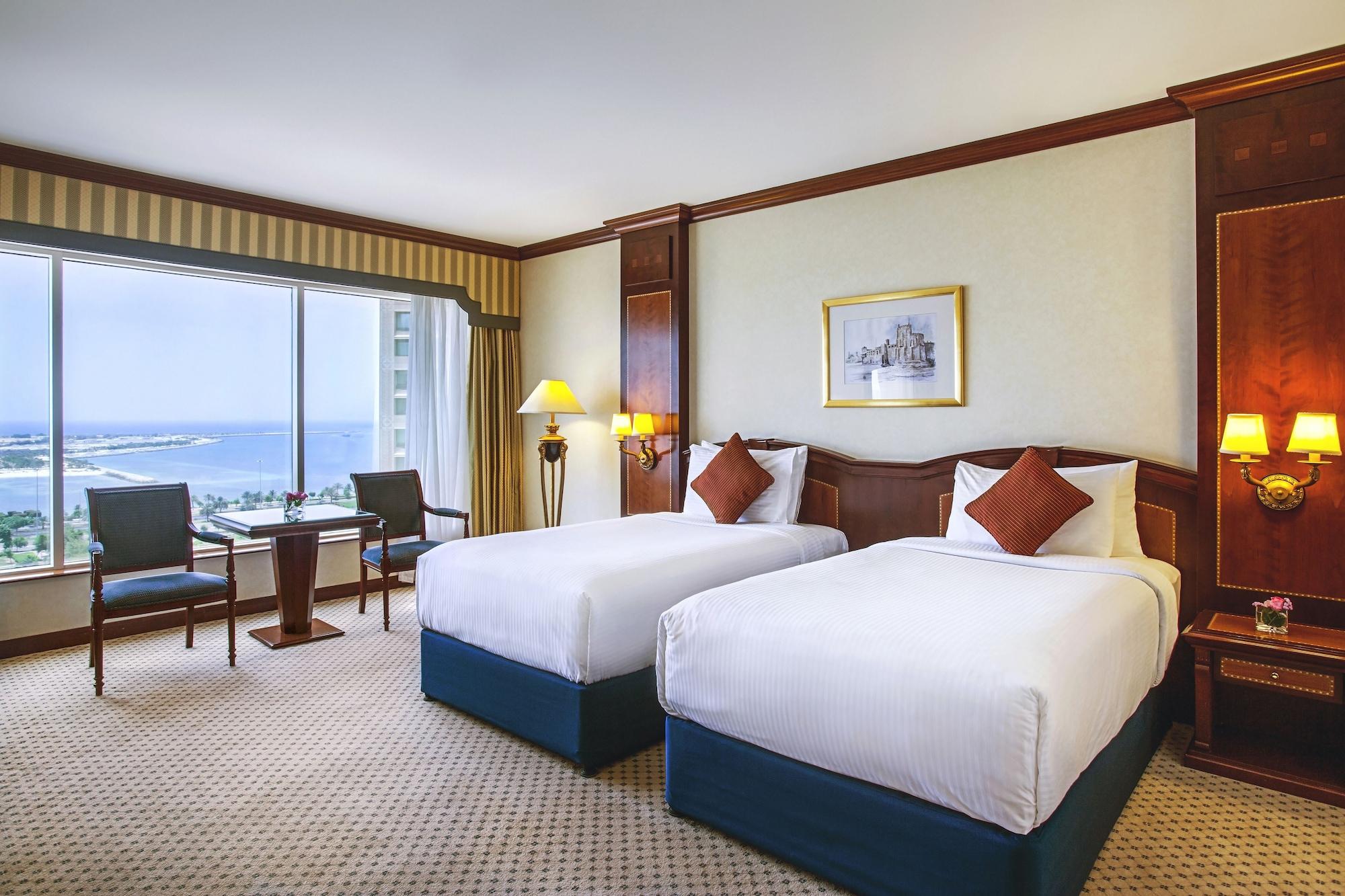 Corniche Hotel Abu Dhabi Esterno foto A room at the Hilton Alexandria Golf Resort