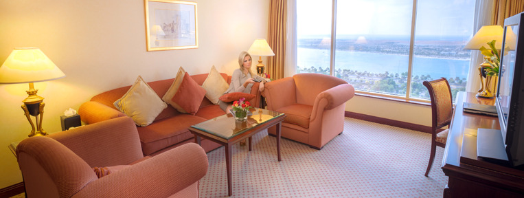 Corniche Hotel Abu Dhabi Esterno foto A suite at the hotel
