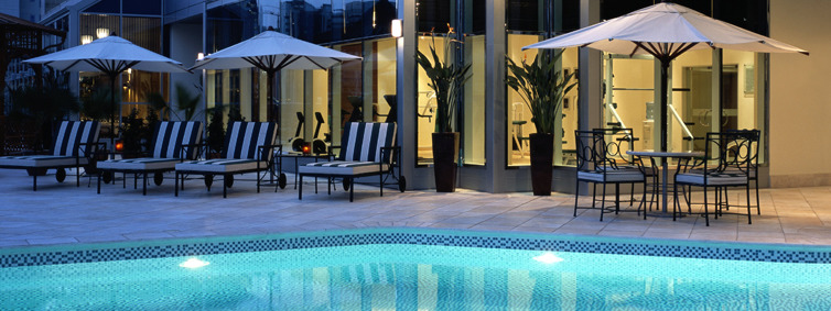 Corniche Hotel Abu Dhabi Esterno foto The pool at the Mandarin Oriental, Munich