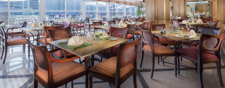 Corniche Hotel Abu Dhabi Esterno foto The restaurant
