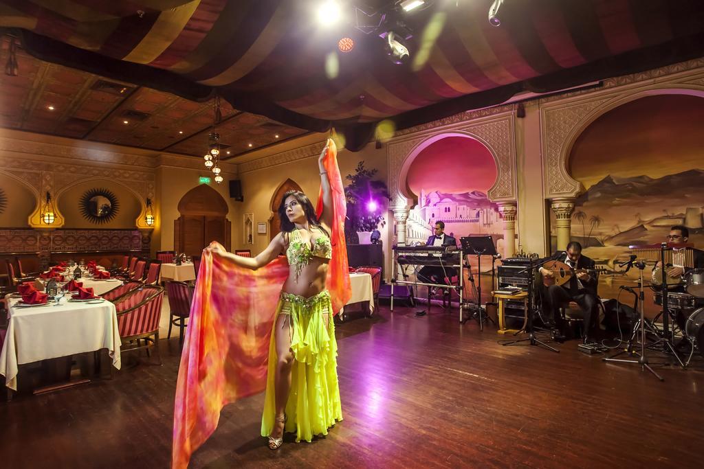 Corniche Hotel Abu Dhabi Esterno foto A belly dancer in a restaurant in Cairo