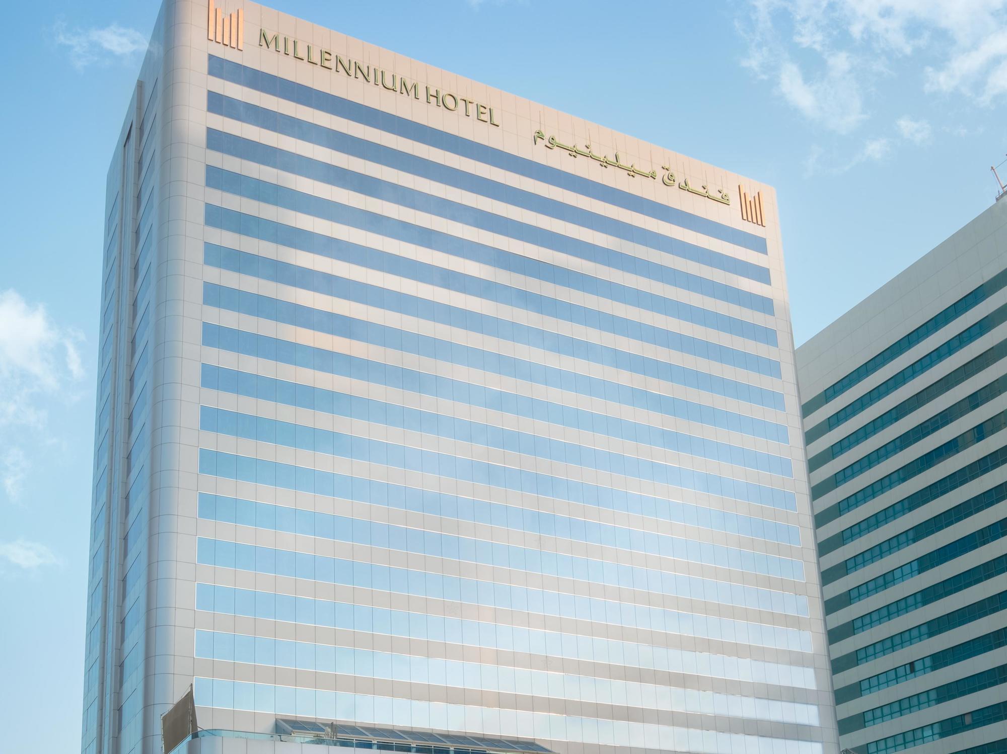 Corniche Hotel Abu Dhabi Esterno foto Millennium Hotel